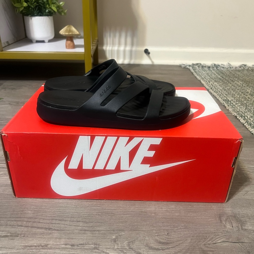 Crocs Women's Getaway Strappy Sandal Black